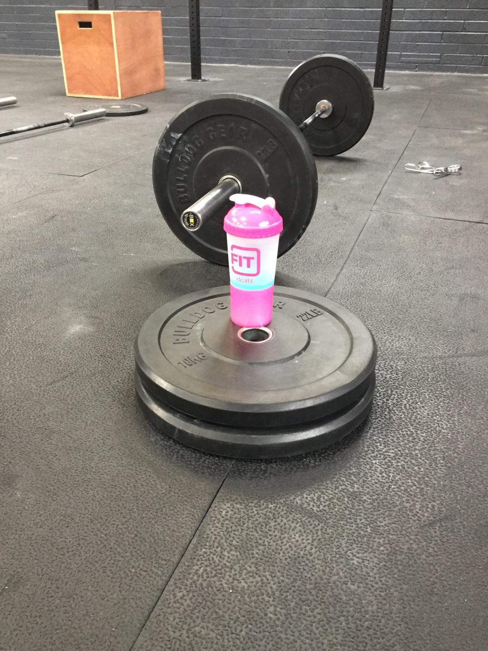 barbell and idealfit shaker